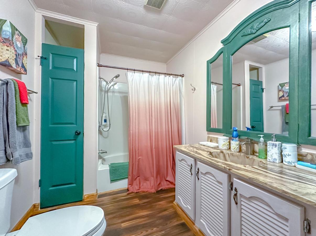 Groups-Hot Tub -Pool- Private-4 Baths Villa Tallahassee Exterior photo